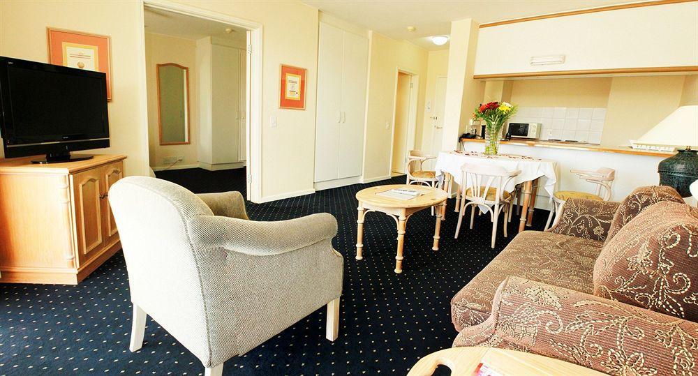 Dolphin Beach Hotel Self Catering Apartments Блубергстранд Екстериор снимка