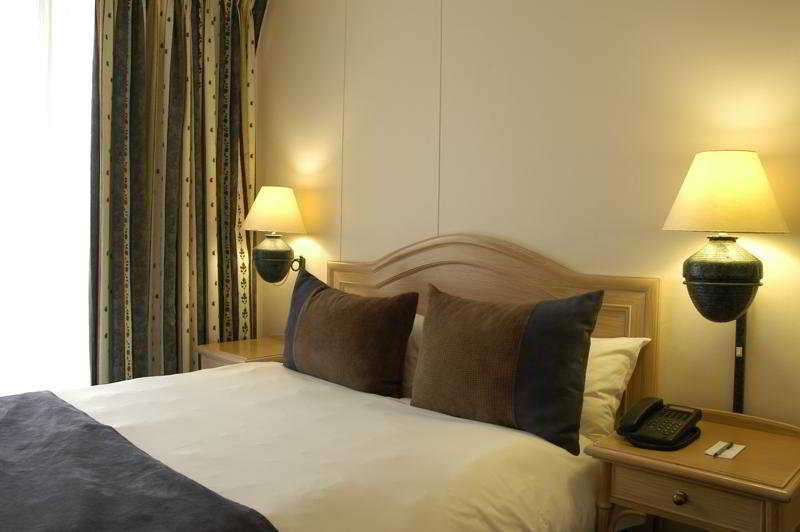 Dolphin Beach Hotel Self Catering Apartments Блубергстранд Екстериор снимка